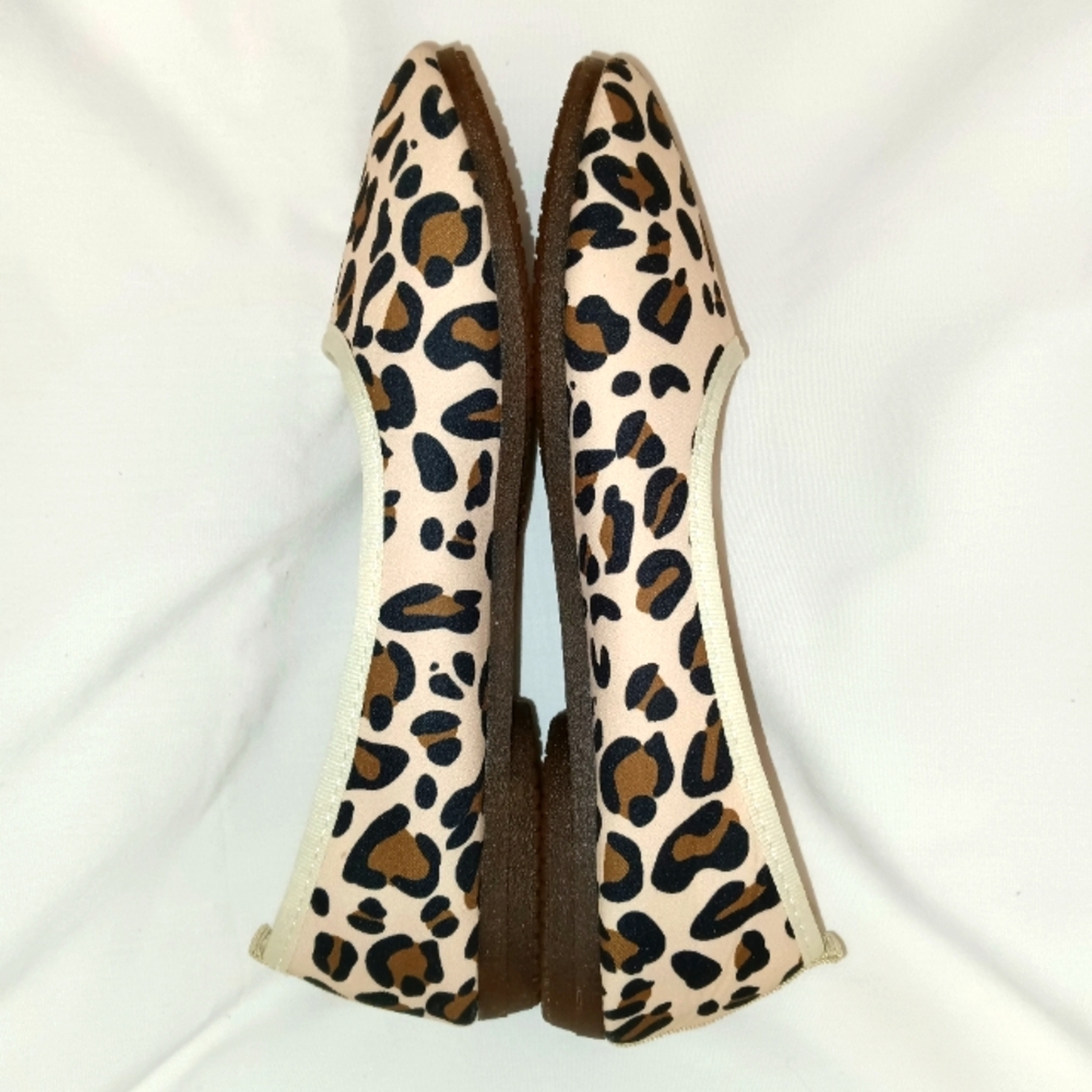 Leopard Print Women's Ballet Flats - Picture 4 of 6